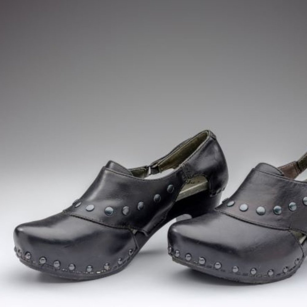 Dansko - black leather shoes - Sz 37